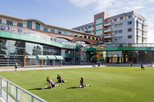 Bodwell High School
博域中學